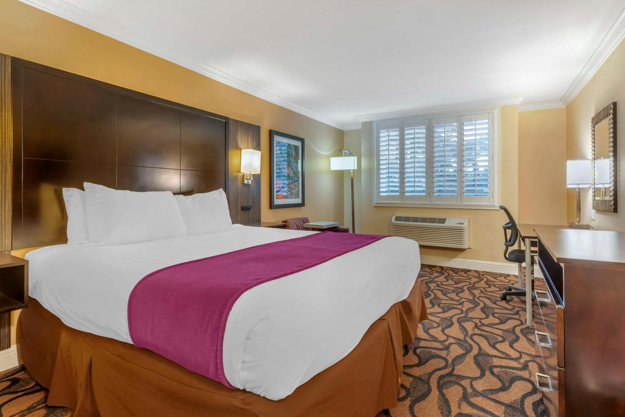 Best Western Plus Airport Plaza Сан-Хосе Экстерьер фото
